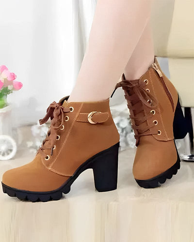 Mia | Veterschoenen met dikke hak