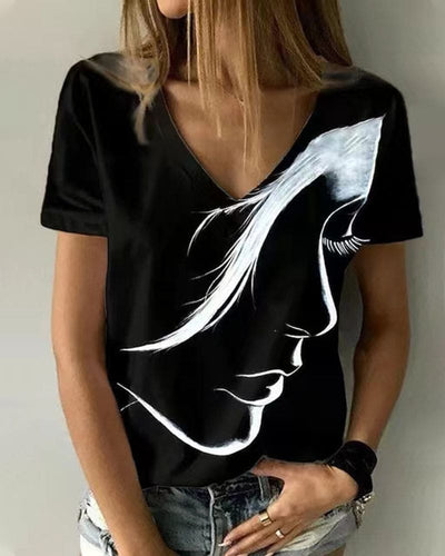Noa | T-shirt met V-hals en figuurprint