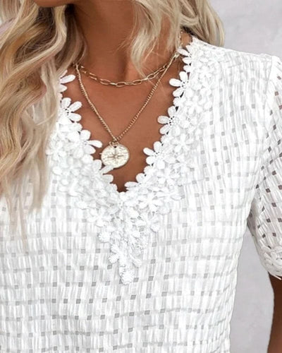 Lynn | Shirt Met Een V-hals In Één Egale Kleur