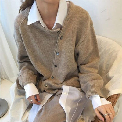 Lia - Comfortabele  vest met Speelse Knoopsluiting
