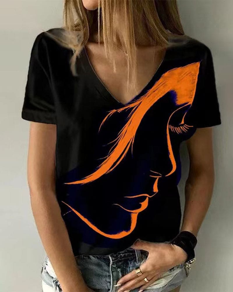 Noa | T-shirt met V-hals en figuurprint