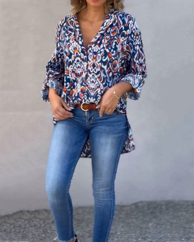 Mila | Blouse met een V-hals en bloemige lange mouwen
