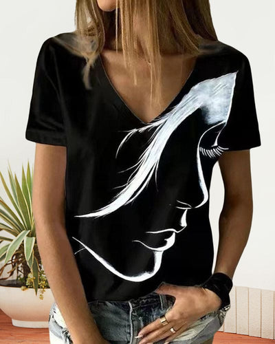 Noa | T-shirt met V-hals en figuurprint