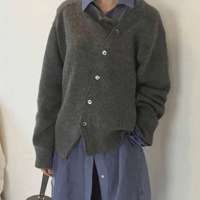 Lia - Comfortabele  vest met Speelse Knoopsluiting