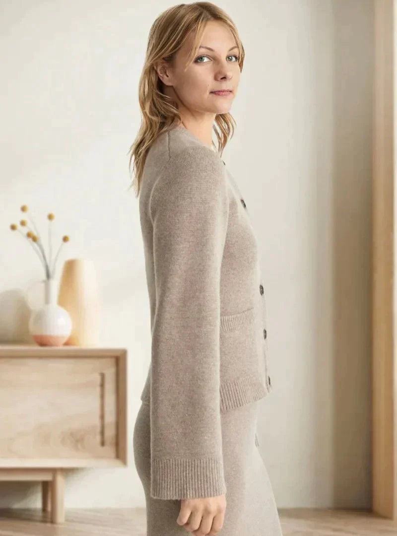 Fiona - Stijlvol gebreid korte jas/vest voor dames met knopen