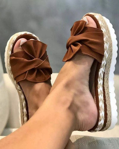 Aukje - Slippers Met Een Dikkere Zool En Strik