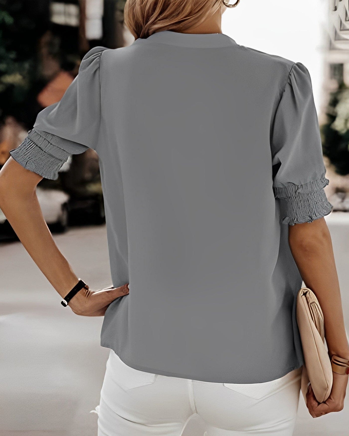 Julia  | Blouse met korte mouwen en een V-hals