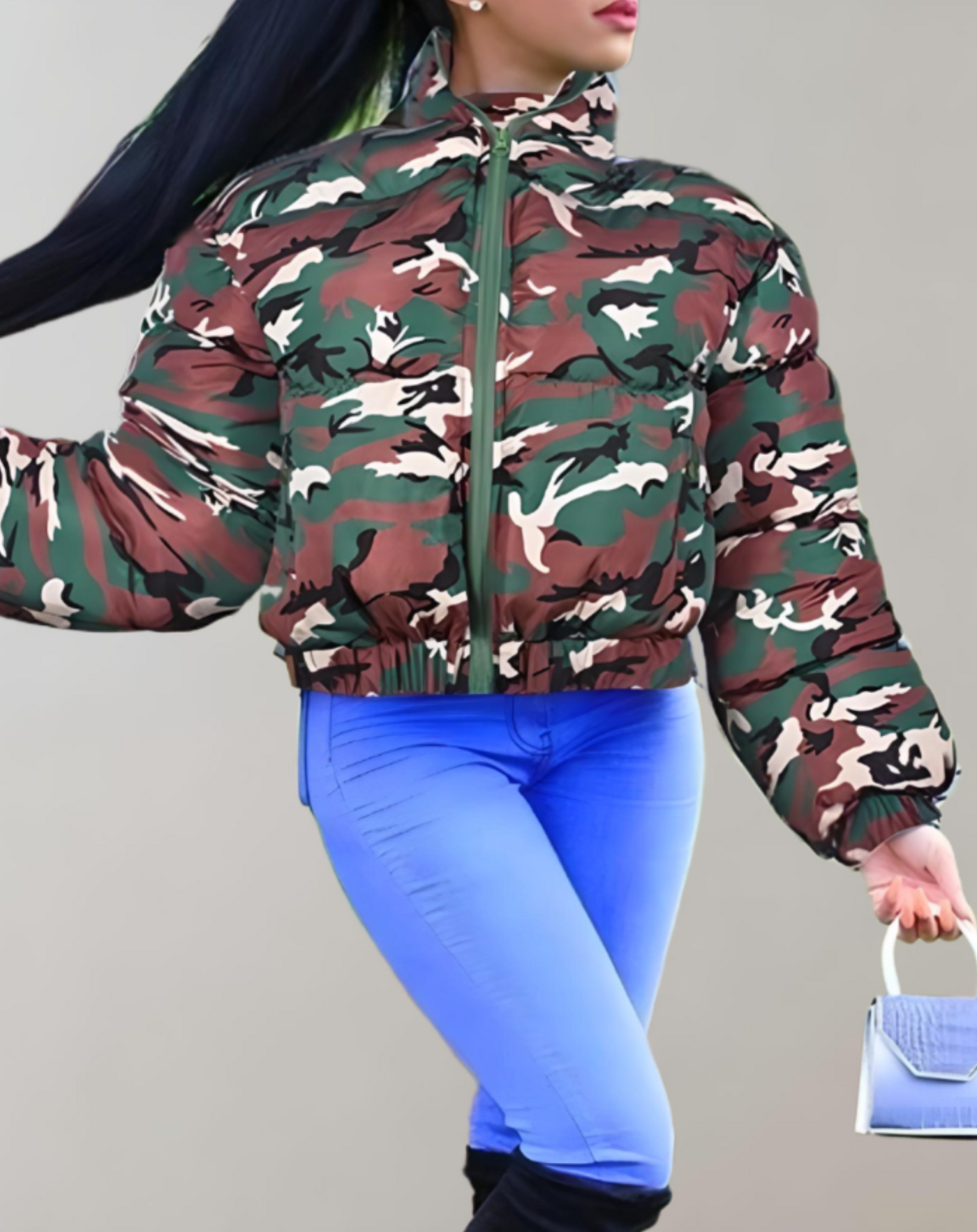 Anna - Warm en dik camouflage winterjas met geribde mouwen, hoge halslijn en ritssluiting