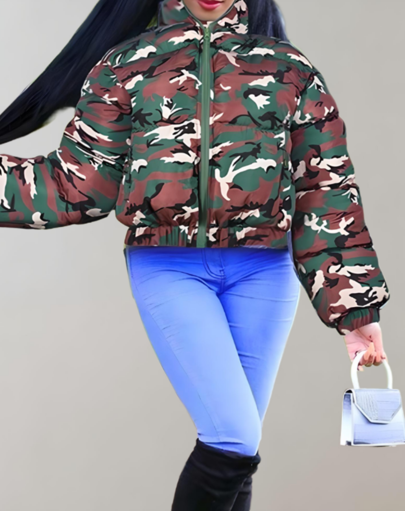 Anna - Warm en dik camouflage winterjas met geribde mouwen, hoge halslijn en ritssluiting