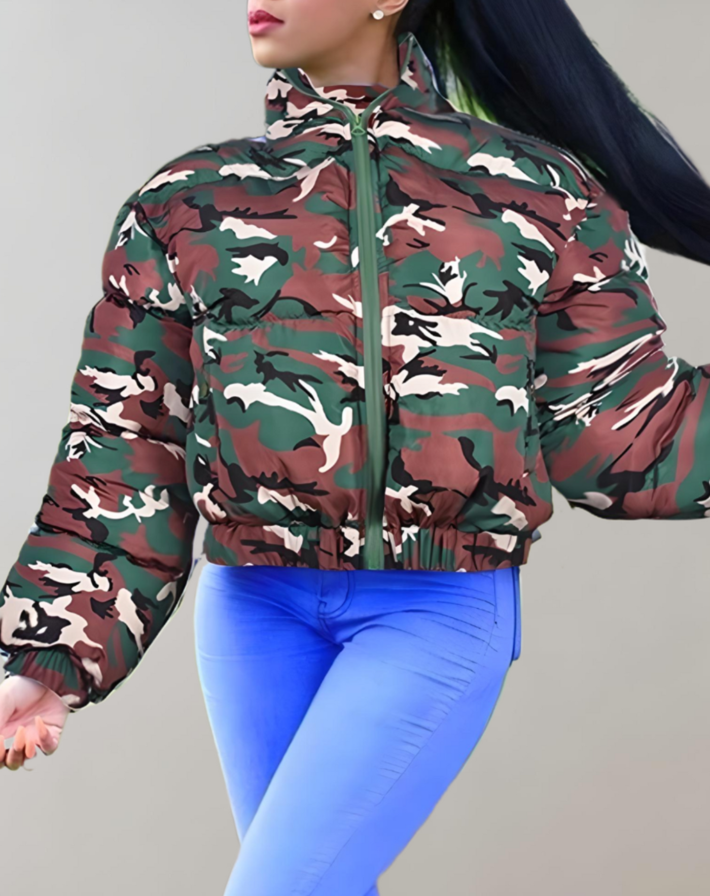 Anna - Warm en dik camouflage winterjas met geribde mouwen, hoge halslijn en ritssluiting