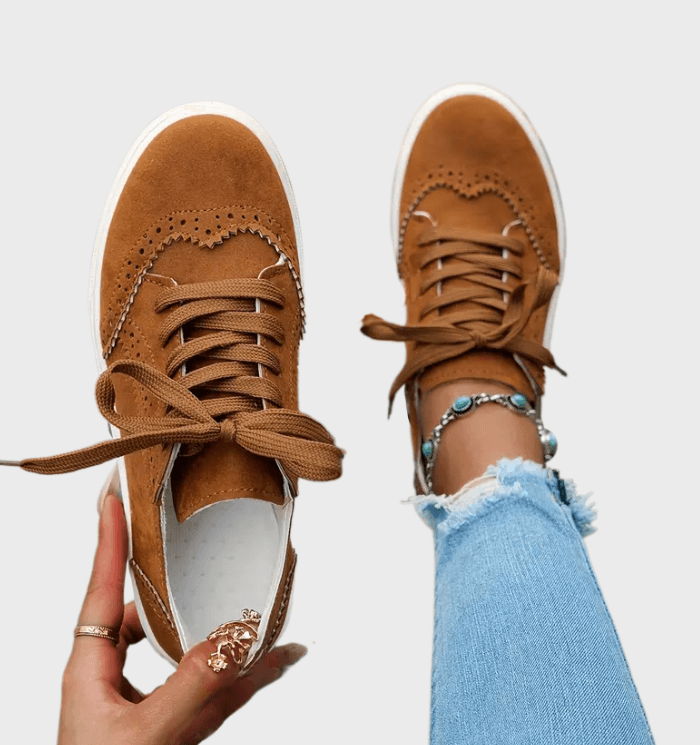 Toni | Bruin suède sneakers met veters