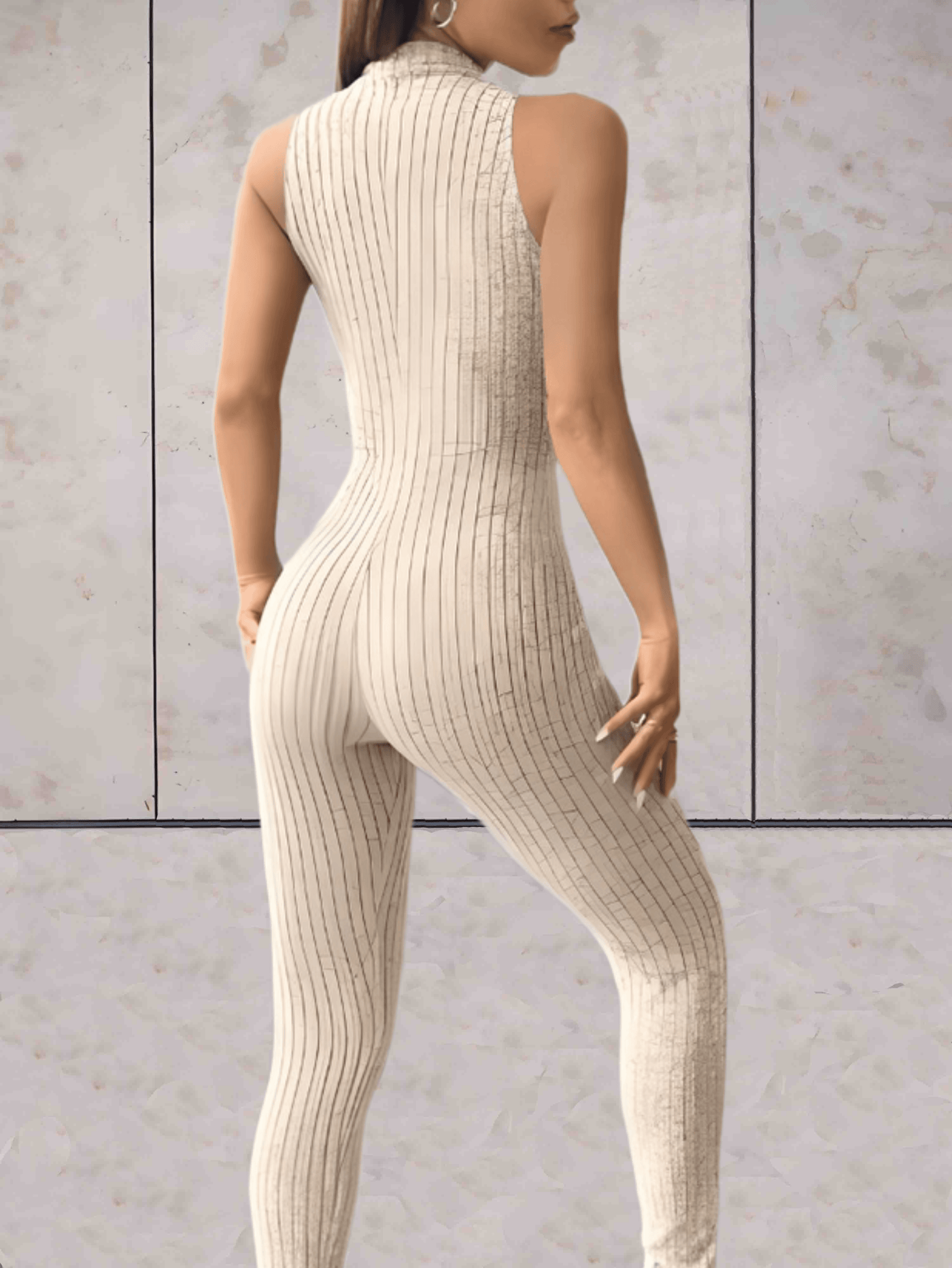 Belle - Onesie lage v-cut mouwloos ontwerp en bodycon jumpsuit