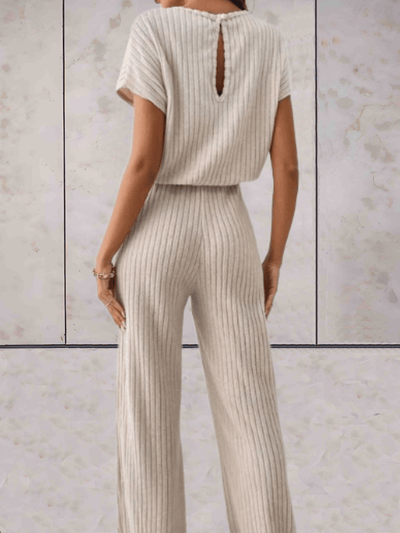 Polly - Effen jumpsuit met korte mouwen en geribbeld design