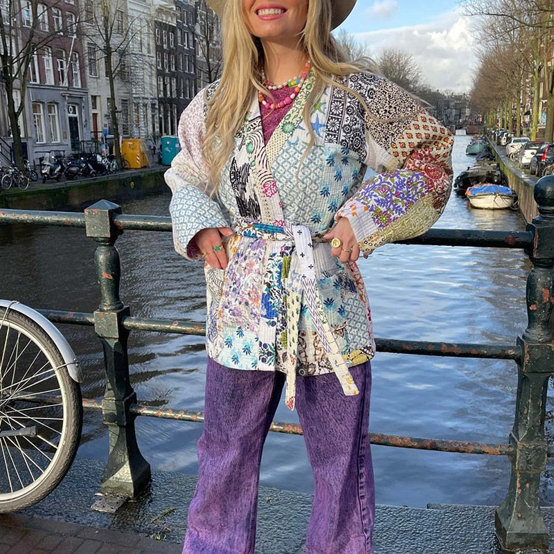 Aztek - Modern damesvest met kleurrijke print