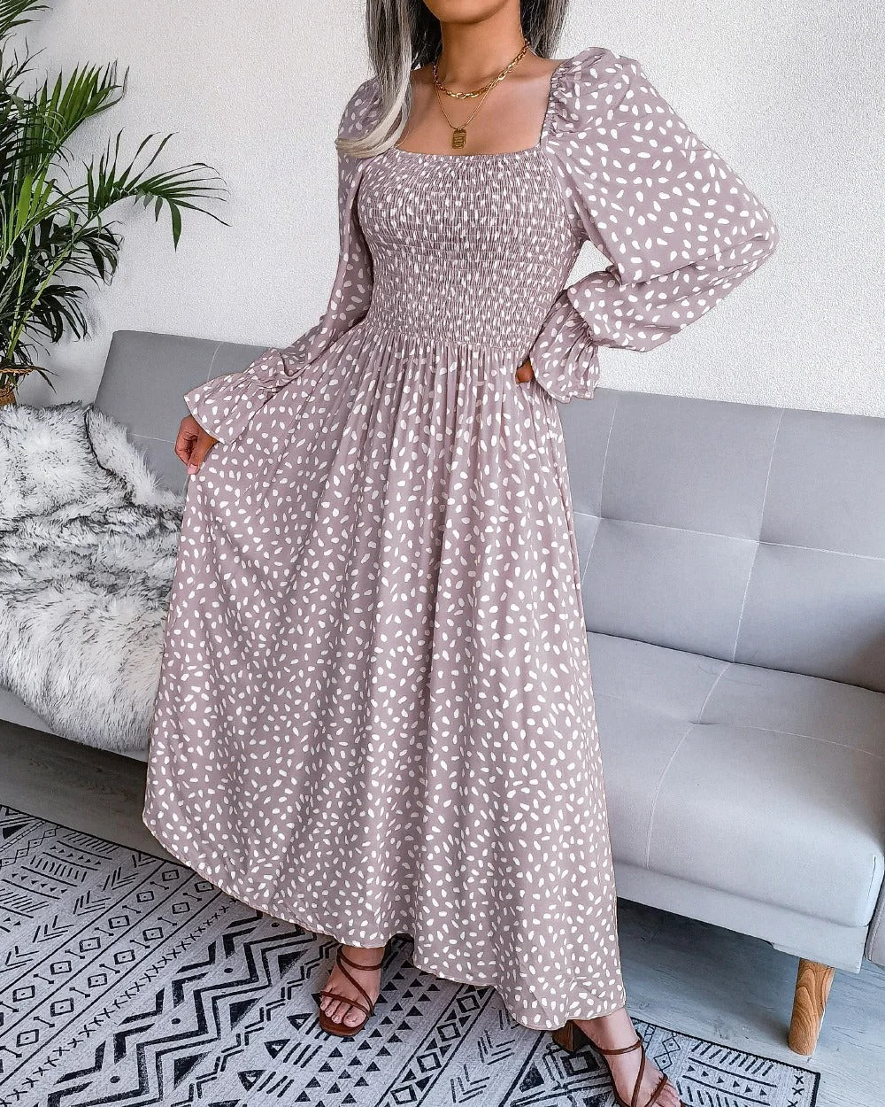 Romara Jurk | Stijlvolle zomerjurk met polka dot print en lange pofmouwen